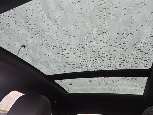 Used 2021 Porsche Macan image 13