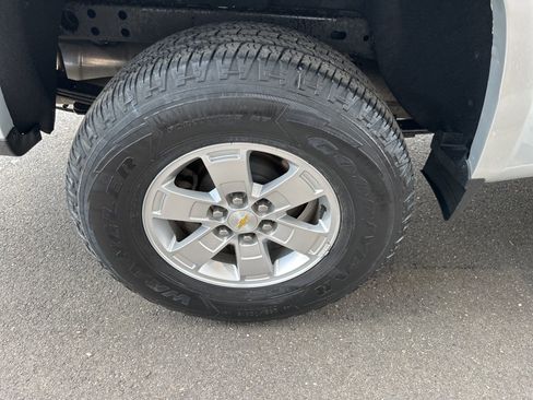 Used 2020 Chevrolet Colorado W/T w/ WT Convenience Package image 11