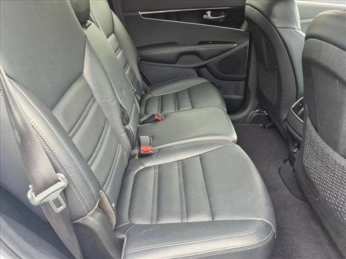Used 2019 Kia Sorento EX FWD image 19