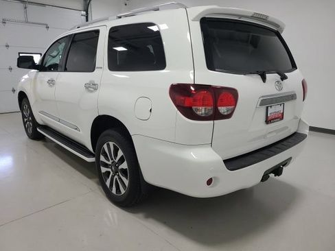 Certified 2019 Toyota Sequoia Limited AWD/4WD image 11