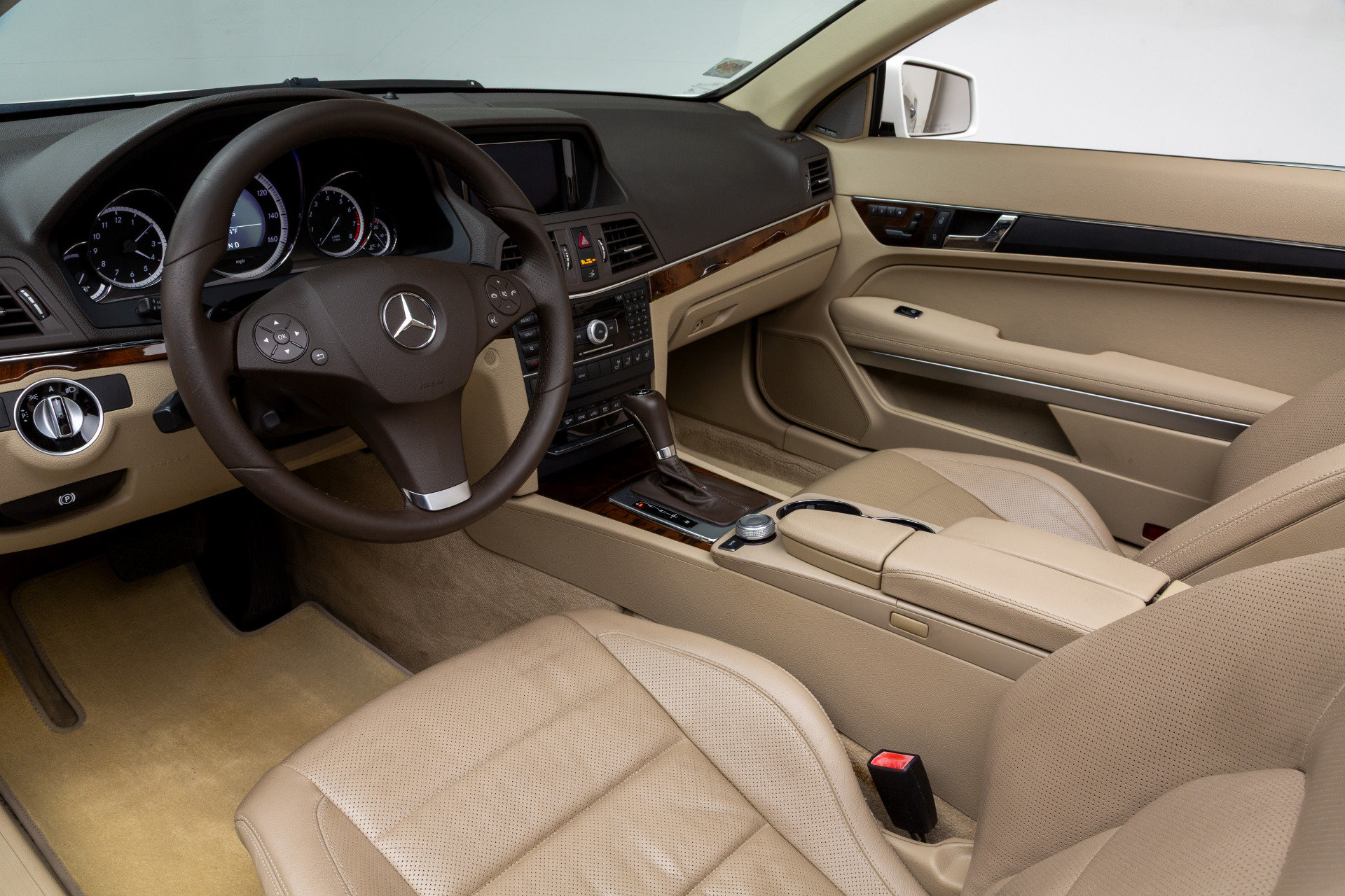 Used 2011 Mercedes-Benz E 550 Cabriolet image 22