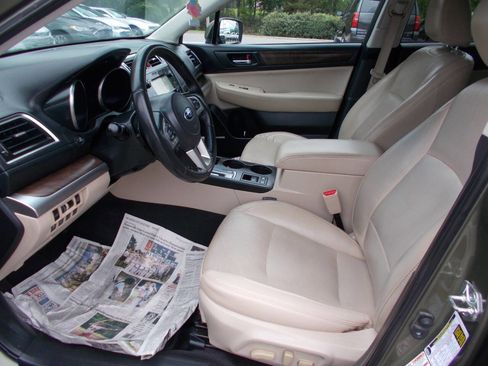 Used 2015 Subaru Outback 2.5i Limited AWD/4WD image 5