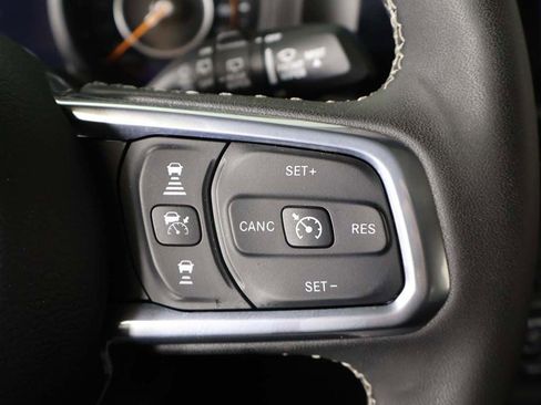 Used 2025 Jeep Wrangler Unlimited Sahara AWD/4WD image 37