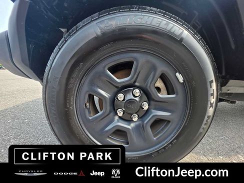 Used 2022 Jeep Wrangler Unlimited Sport AWD/4WD image 19