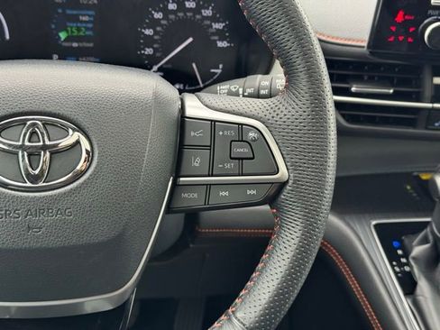 Certified 2022 Toyota Sienna XSE w/ XSE Plus Package AWD/4WD image 32