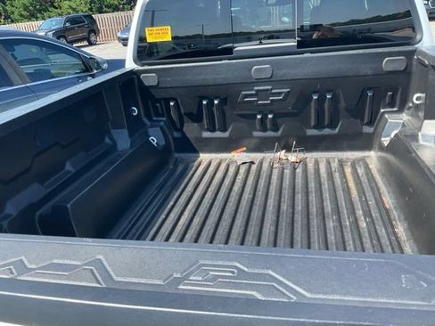 Used 2024 Chevrolet Colorado Z71 w/ Z71 Convenience Package 2 AWD/4WD image 6