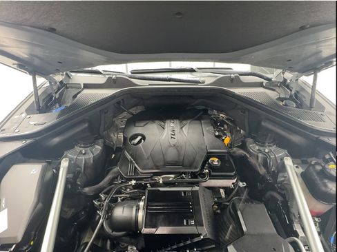 Used 2025 Genesis GV80 2.5T Standard AWD/4WD image 17