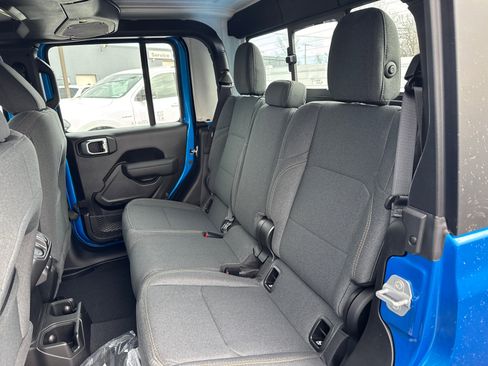 New 2026 Jeep Gladiator Sport image 6