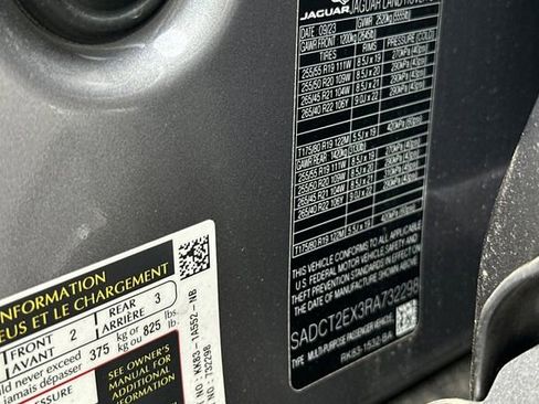 Certified 2024 Jaguar F-PACE R-Dynamic S image 30