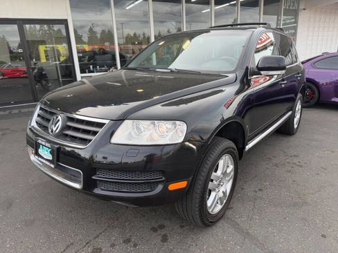 Used 2004 Volkswagen Touareg V8 AWD/4WD image 1
