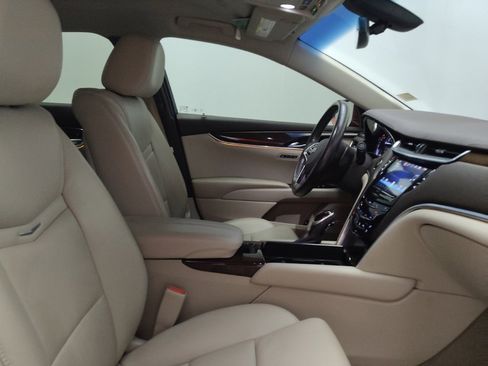 Used 2017 Cadillac XTS Luxury image 21