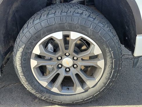 Used 2023 Chevrolet Silverado 1500 High Country w/ Z71 Off-Road Package image 7