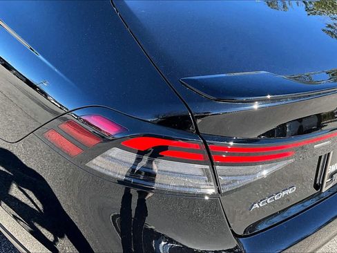 Used 2025 Honda Accord Sport image 30