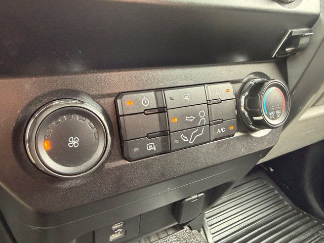 Used 2020 Ford F350 XLT w/ Camper Package AWD/4WD image 27