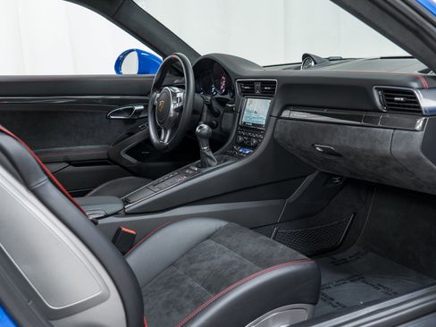 Certified 2016 Porsche 911 Carrera GTS image 34