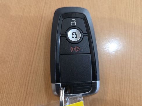 Used 2024 Ford Edge SEL image 30