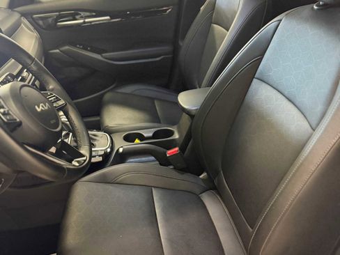 Used 2024 Kia Seltos EX AWD/4WD image 19