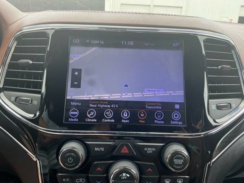 Used 2020 Jeep Grand Cherokee Overland AWD/4WD image 26