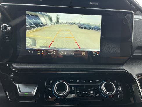 Used 2025 GMC Sierra 2500 AT4 w/ AT4 Premium Plus Package image 6