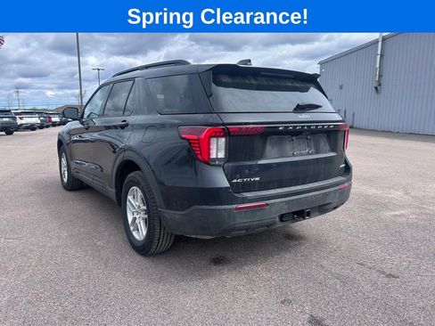Used 2026 Ford Explorer Active AWD/4WD image 4
