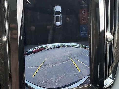 Used 2023 Volvo XC60 B5 Core AWD/4WD image 19