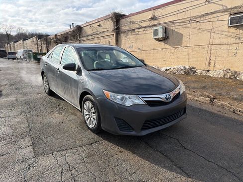Used 2012 Toyota Camry LE image 4