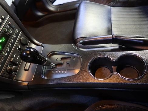 Used 2004 Ford Thunderbird Deluxe image 21