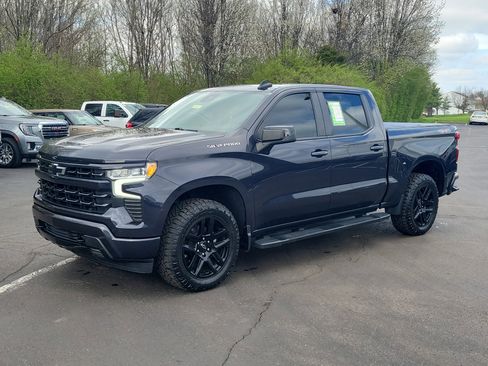 Used 2022 Chevrolet Silverado 1500 RST image 2