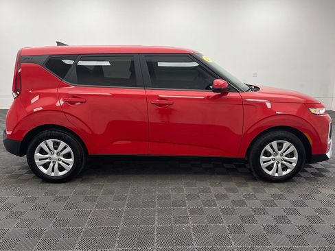 Used 2022 Kia Soul LX FWD image 5