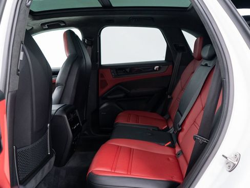 Used 2026 Porsche Cayenne GTS AWD/4WD image 25