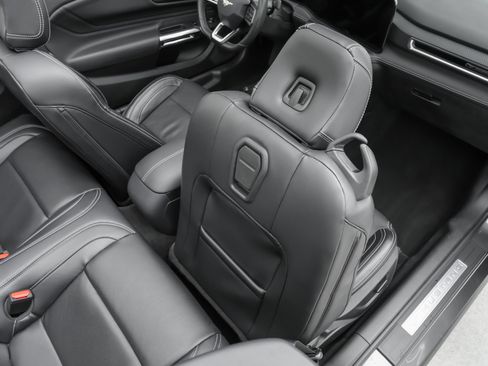 Used 2024 Ford Mustang GT Premium RWD image 39