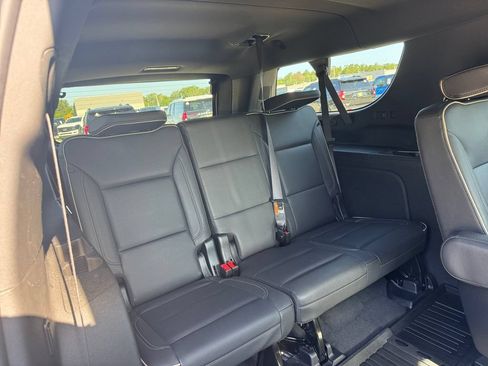 Used 2025 GMC Yukon XL Elevation AWD/4WD image 28