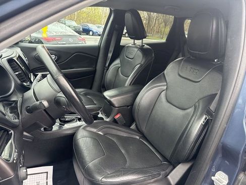 Used 2019 Jeep Cherokee Limited image 6