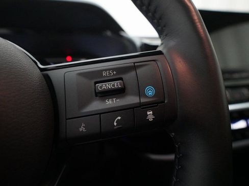 Certified 2024 Nissan Pathfinder SL image 19