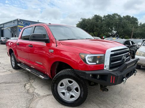 Used 2011 Toyota Tundra 4x4 CrewMax w/ SR5 Pkg image 1