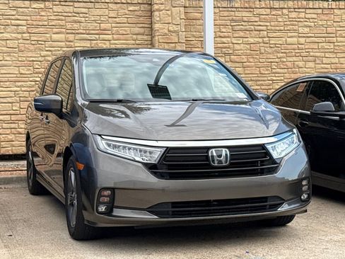 Used 2022 Honda Odyssey EX image 3