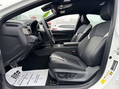 Used 2025 Toyota Camry SE image 10