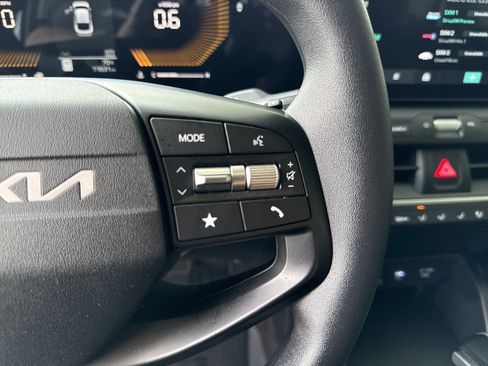 Used 2025 Kia K4 FWD image 19
