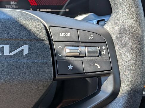 Used 2025 Kia K4 FWD image 19
