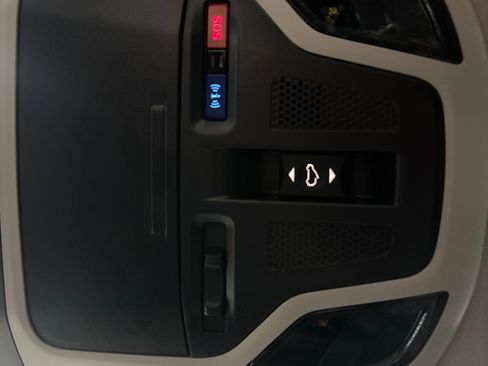 Certified 2025 Subaru Outback Limited image 29