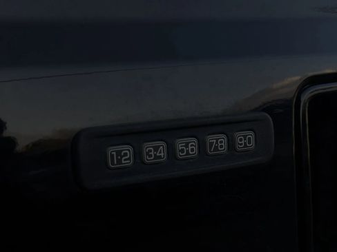 Used 2016 Ford F350 Platinum w/ FX4 Off-Road Package image 38