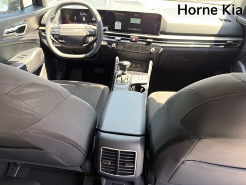 New 2026 Kia Sportage LX FWD image 24