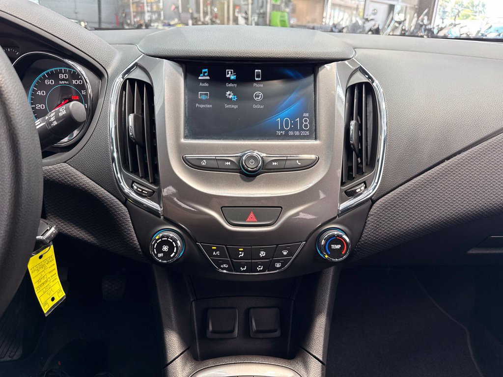 Used 2017 Chevrolet Cruze LT FWD image 22