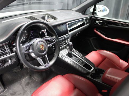 Used 2021 Porsche Macan image 4