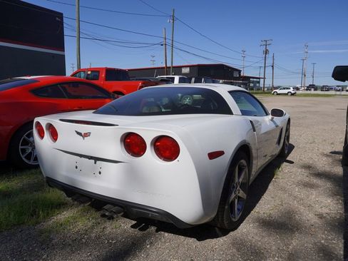 Used 2007 Chevrolet Corvette Coupe w/ Preferred Equipment Group RWD image 6