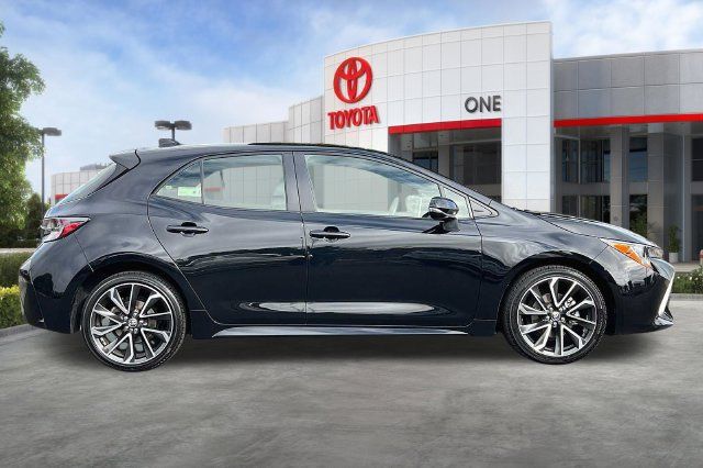 Used 2021 Toyota Corolla XSE FWD image 3