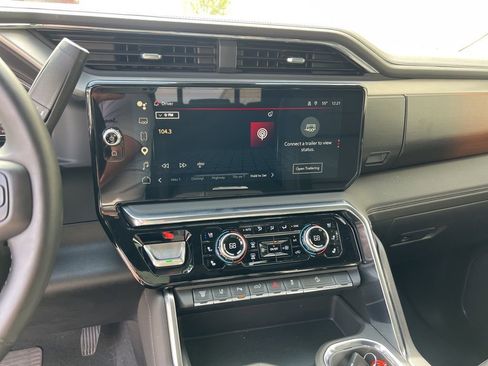 Used 2025 GMC Sierra 3500 Denali w/ Denali Reserve Package AWD/4WD image 16