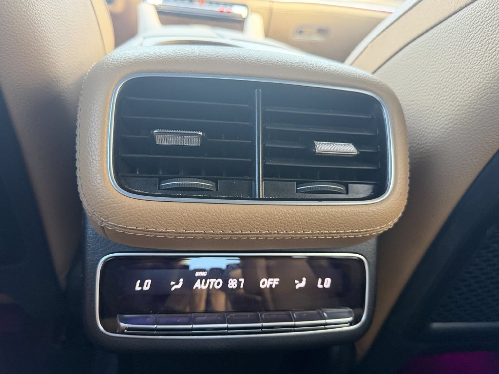 Used 2025 Mercedes-Benz GLS 580 4MATIC image 16