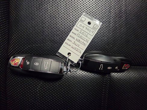 Used 2016 Porsche Macan S image 45