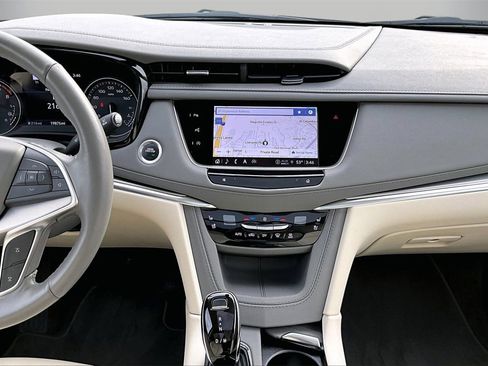 Used 2024 Cadillac XT5 Premium Luxury w/ Technology Package image 12